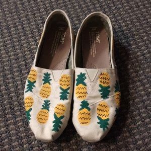 Custom Pineapple Toms!